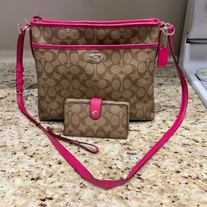 Coach crossbody messenger bag w wallet
